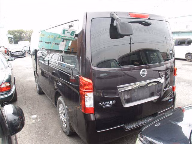 NISSAN NV350 CARAVAN