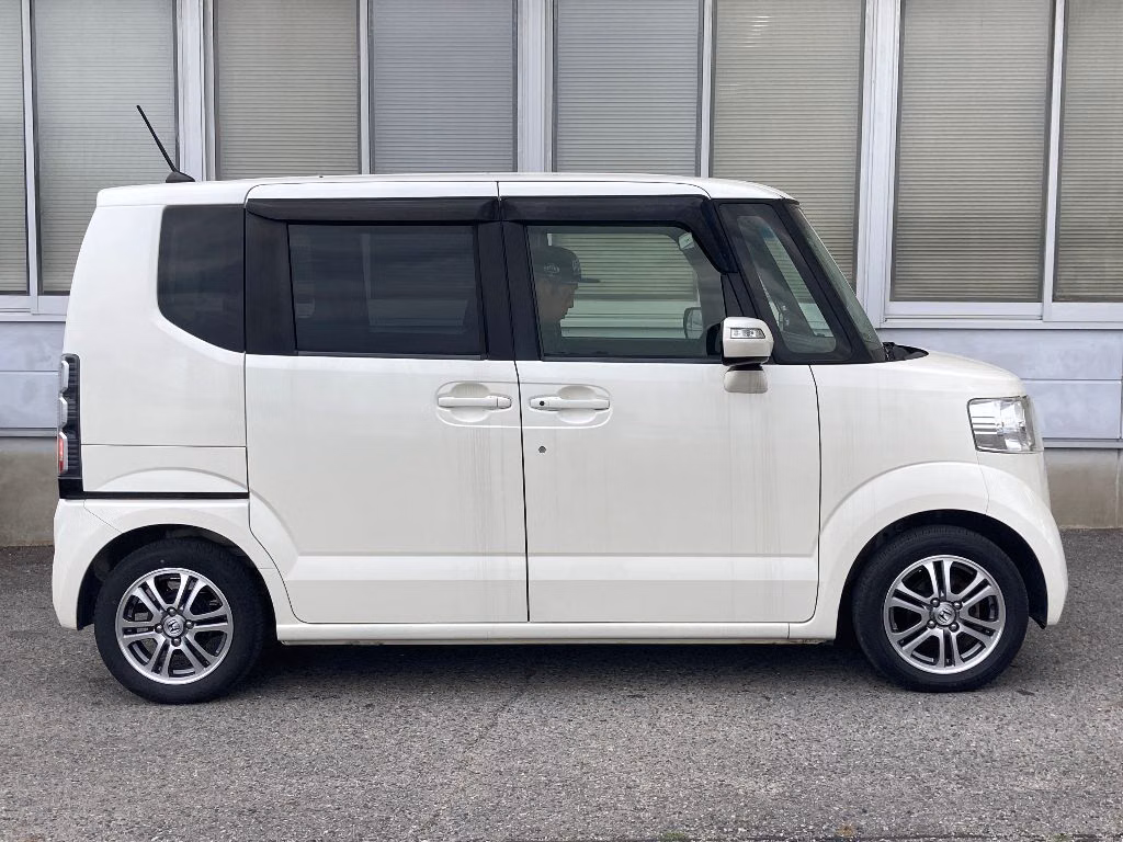 HONDA N-BOX