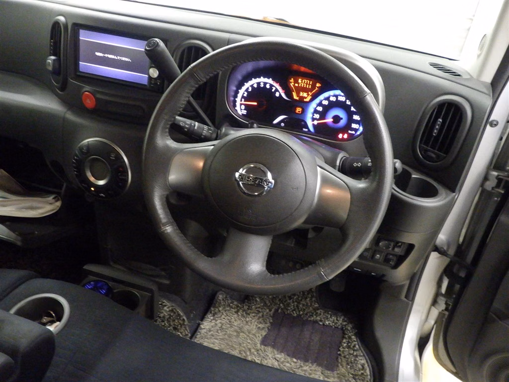 NISSAN CUBE