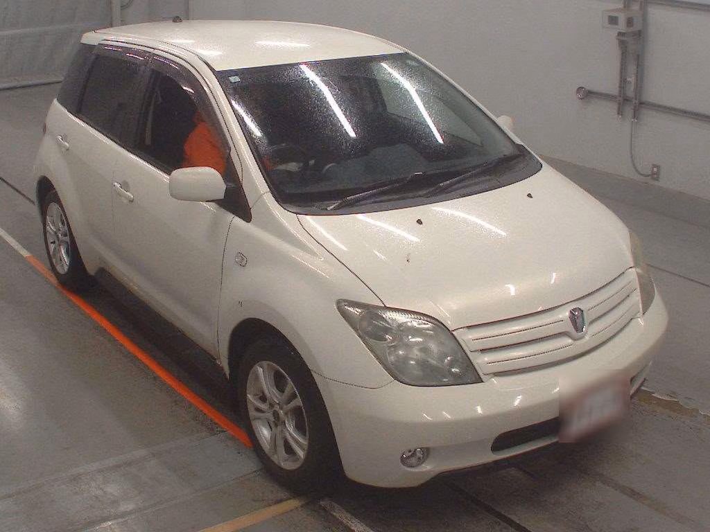 TOYOTA IST
