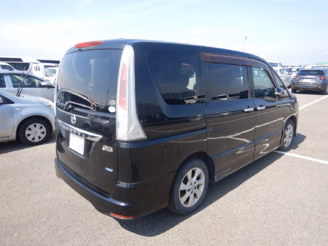 NISSAN SERENA