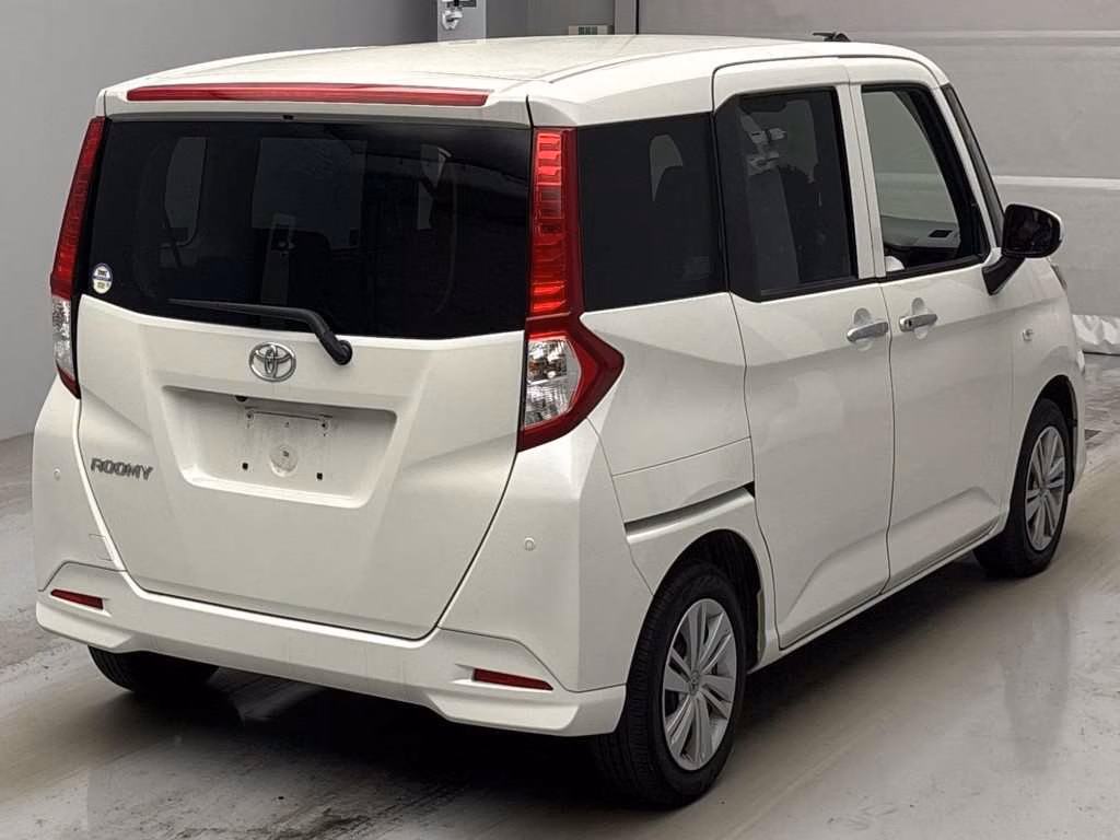 TOYOTA ROOMY