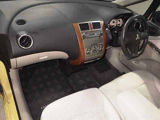 MITSUBISHI COLT