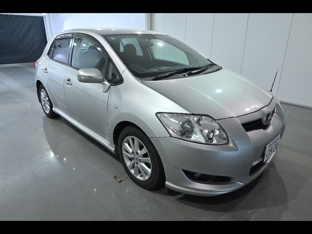TOYOTA AURIS