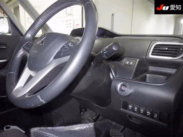 MITSUBISHI DELICA D:2
