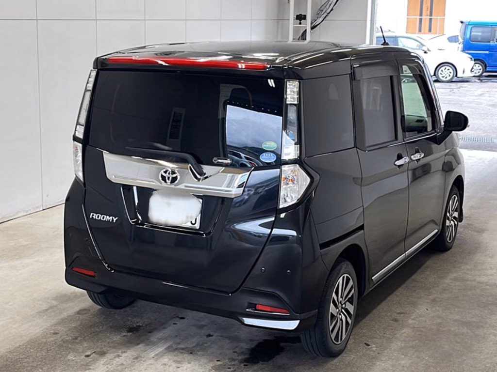 TOYOTA ROOMY