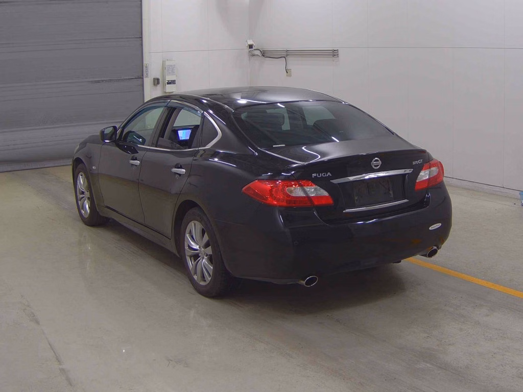 NISSAN FUGA