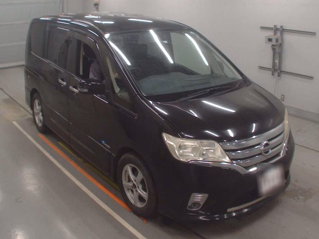 NISSAN SERENA