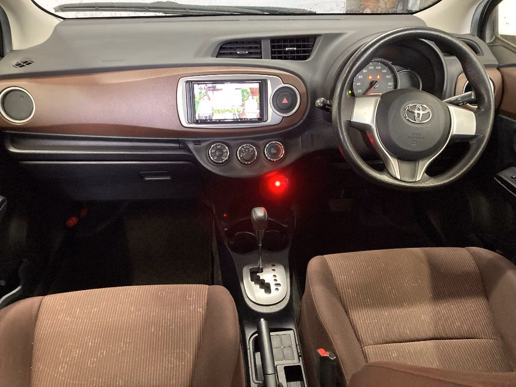 TOYOTA VITZ