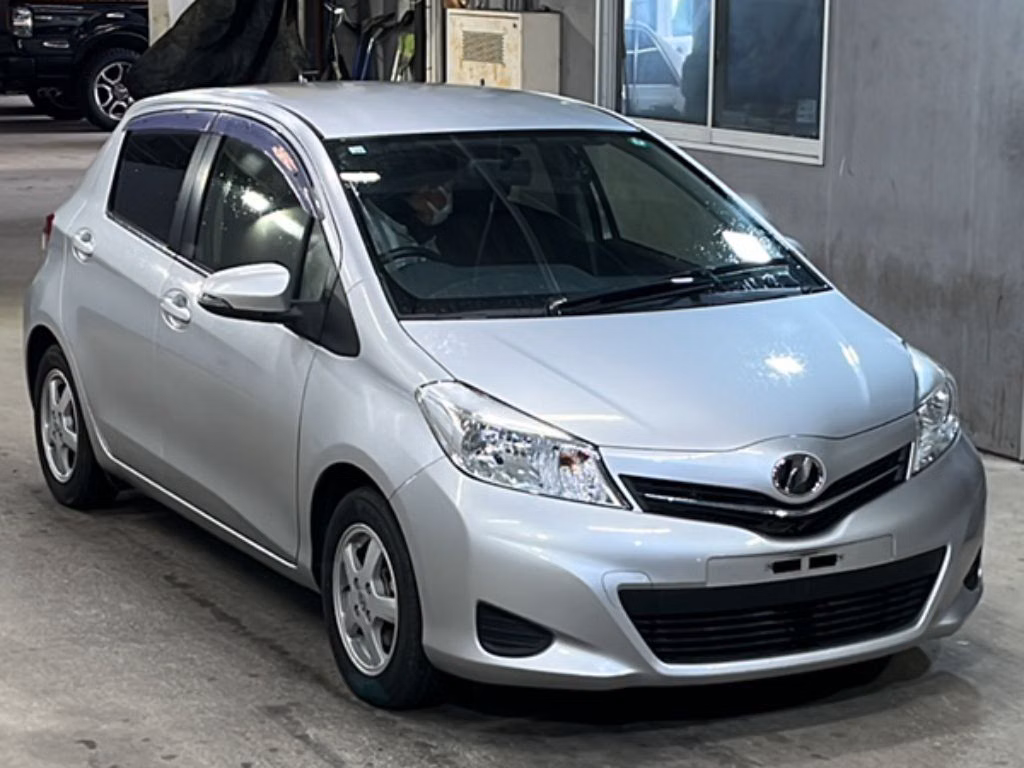 TOYOTA VITZ