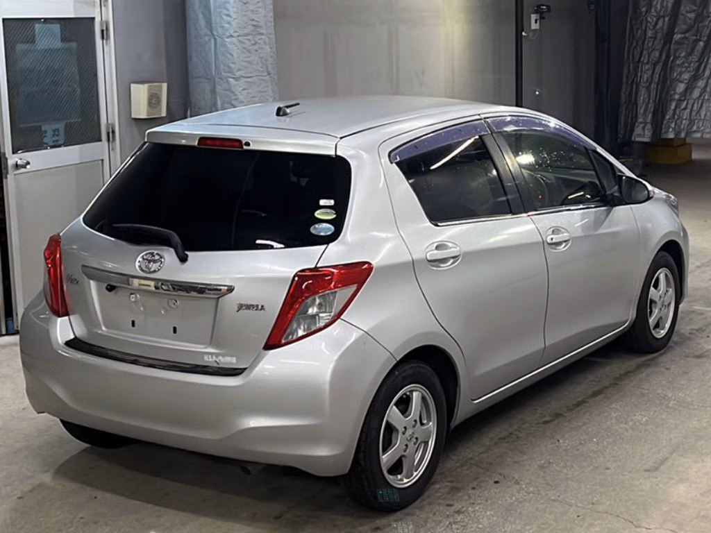 TOYOTA VITZ