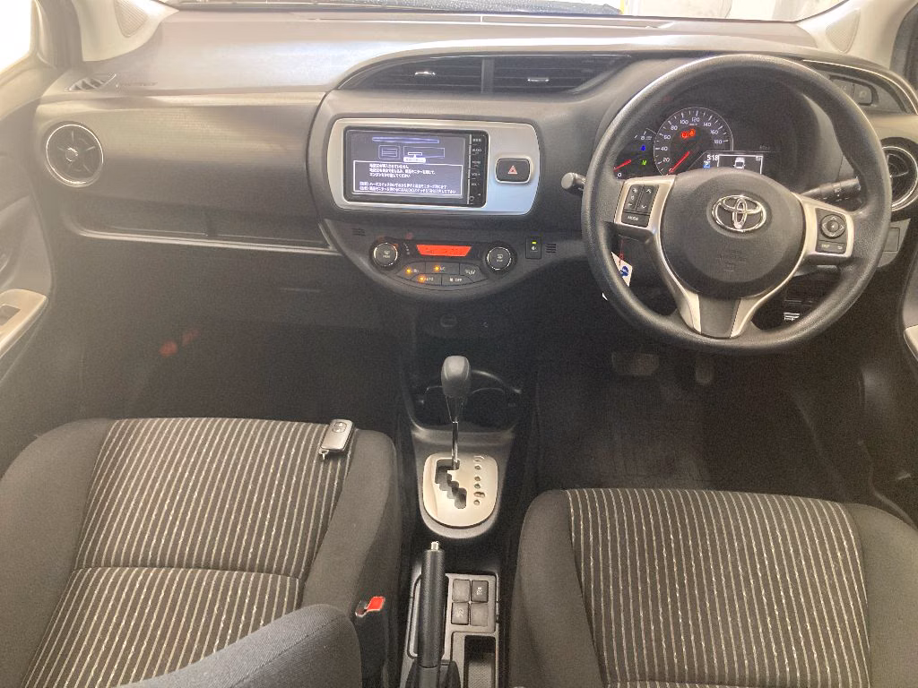 TOYOTA VITZ