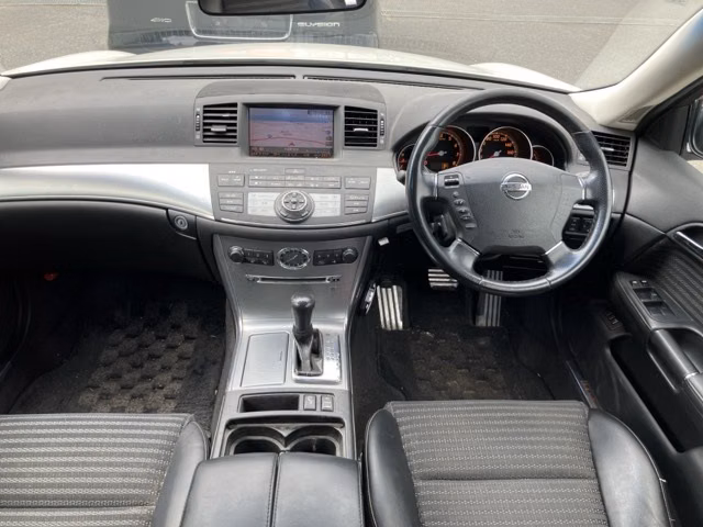 NISSAN FUGA