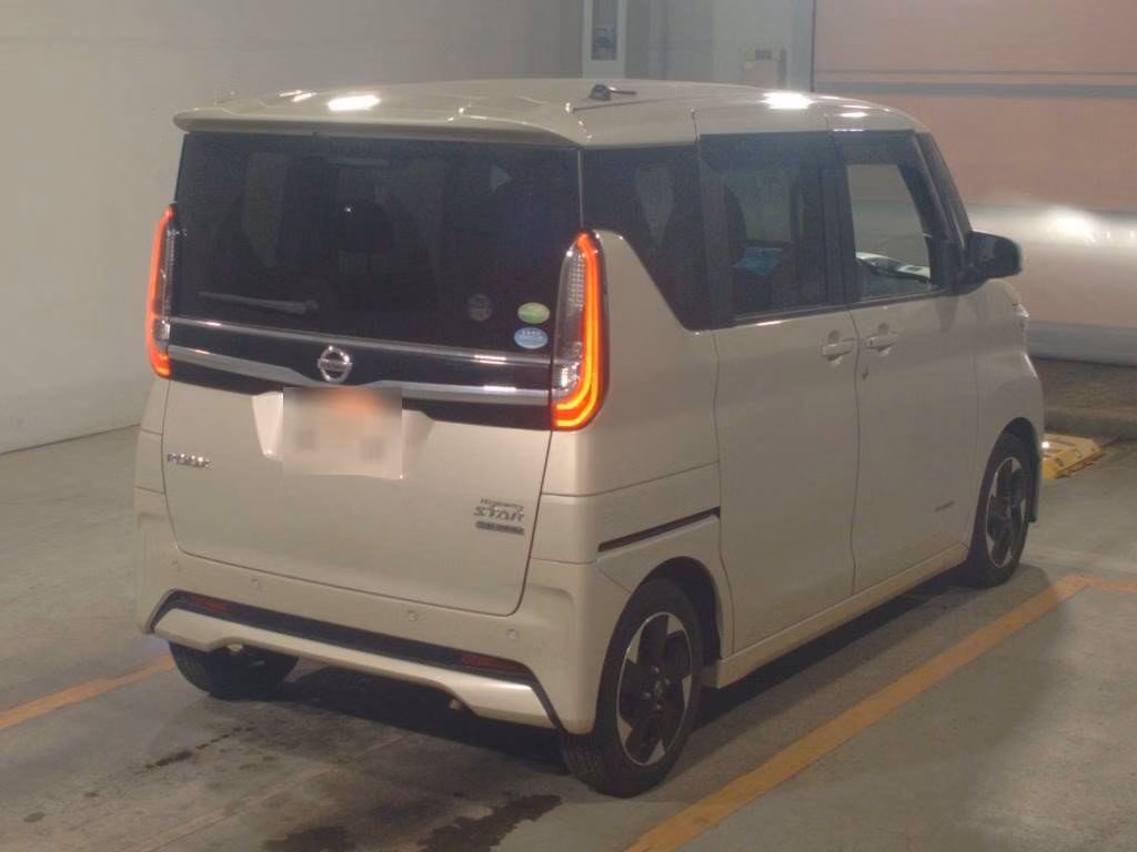 NISSAN ROOX