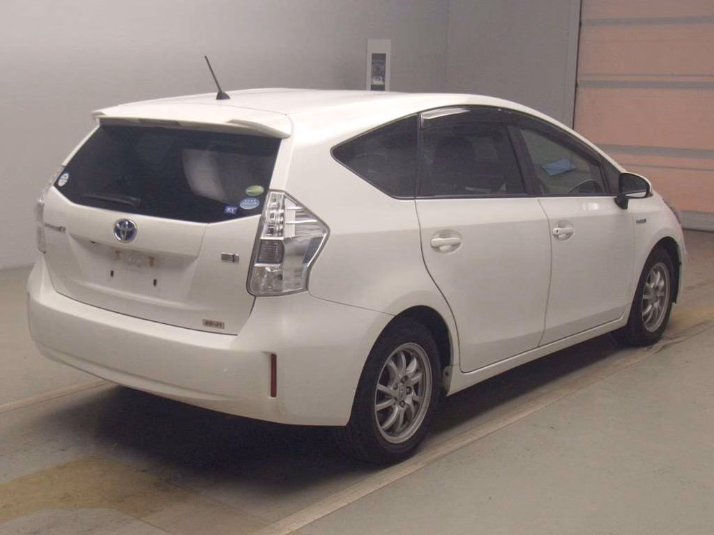 TOYOTA PRIUS ALPHA