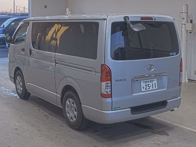 TOYOTA REGIUS ACE