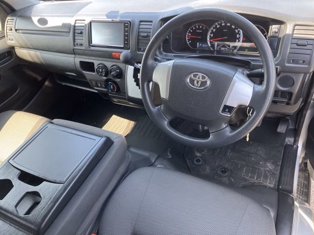 TOYOTA REGIUS ACE