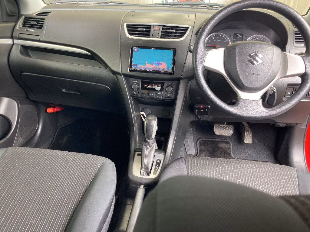 SUZUKI SWIFT
