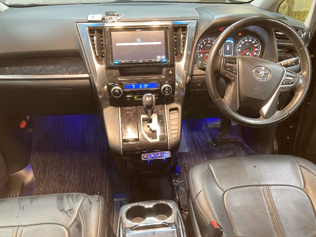 TOYOTA VELLFIRE