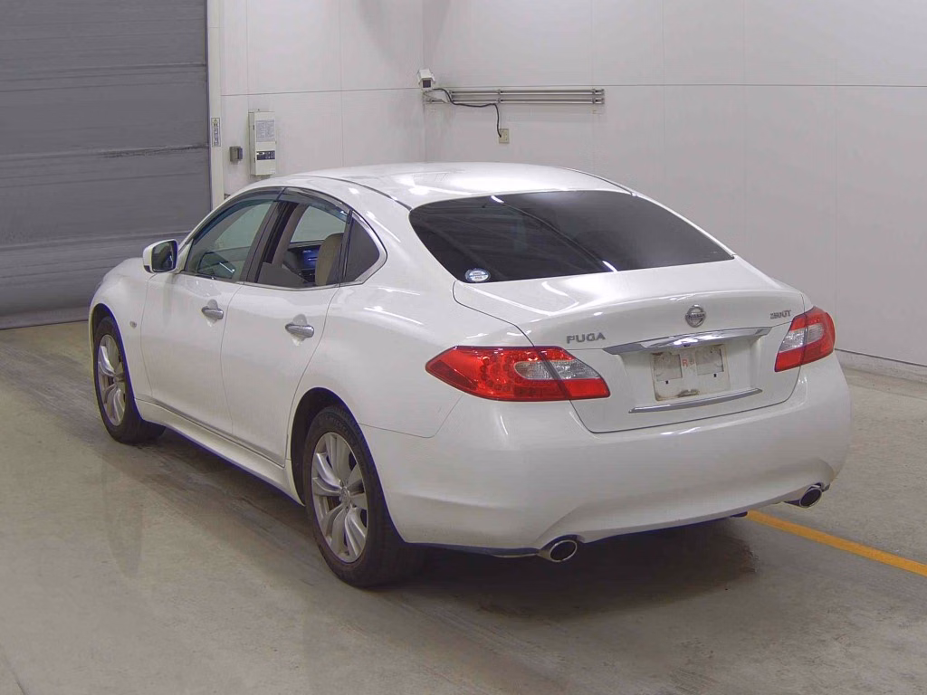 NISSAN FUGA