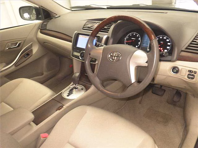 TOYOTA PREMIO
