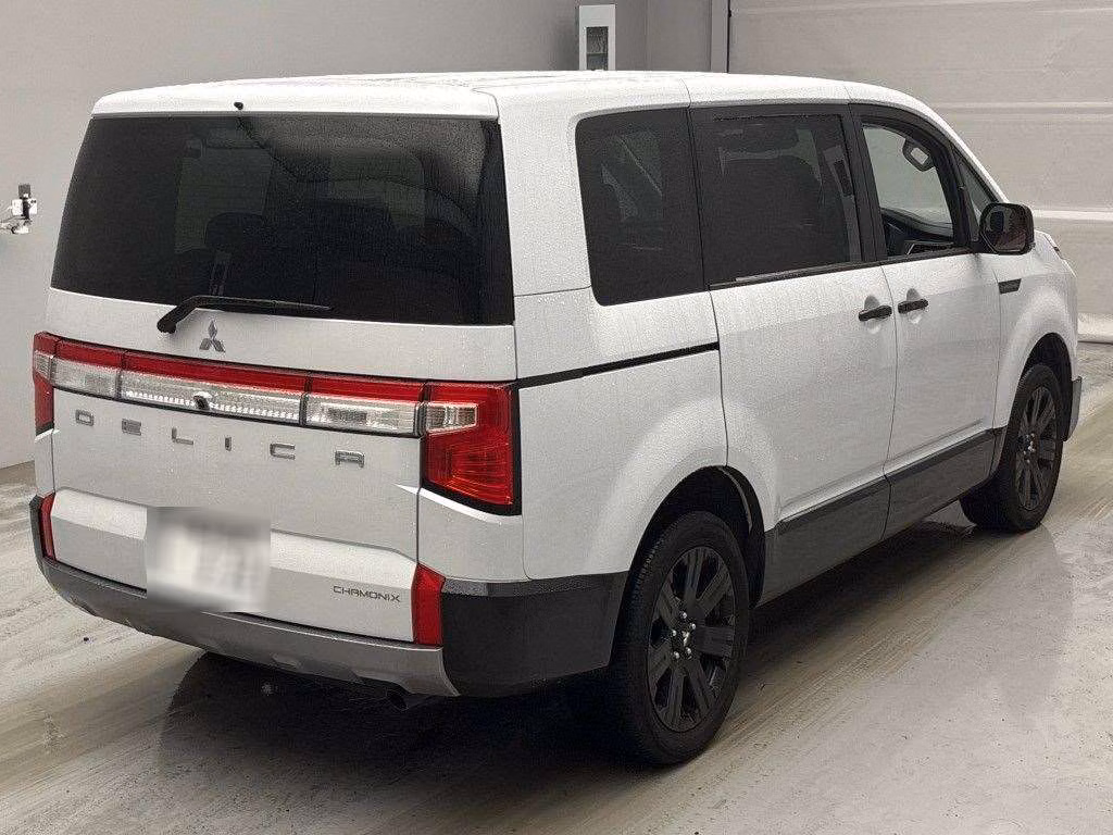 MITSUBISHI DELICA D:5