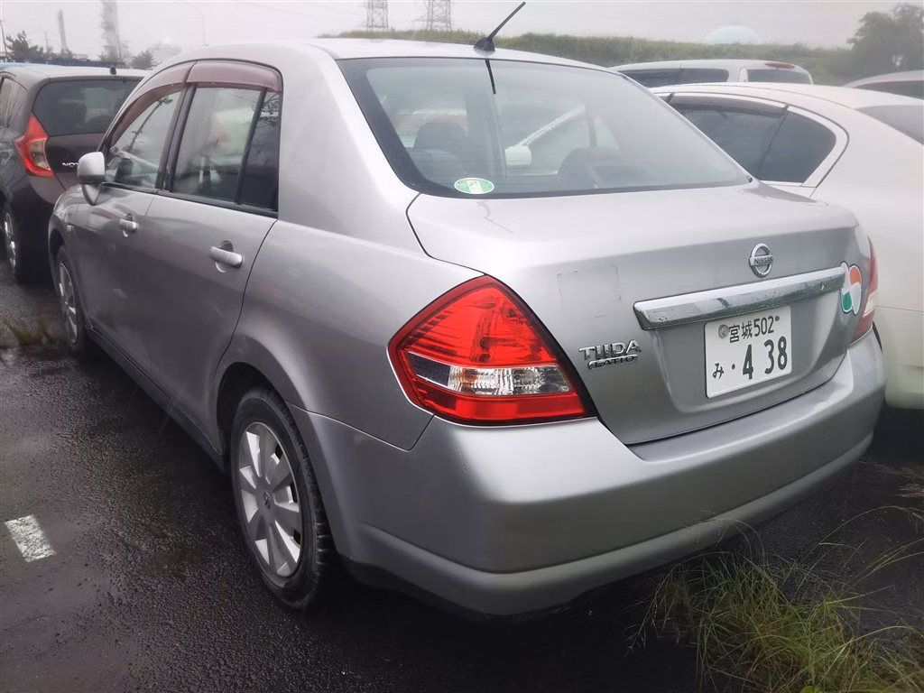 NISSAN TIIDA LATIO