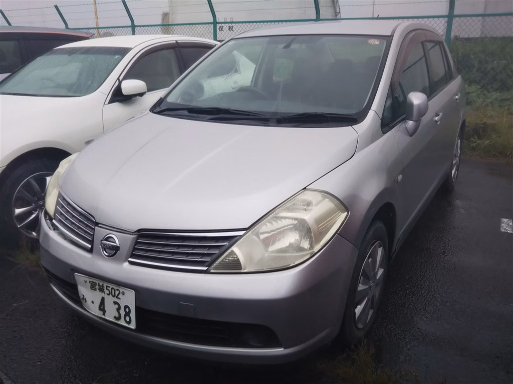 NISSAN TIIDA LATIO