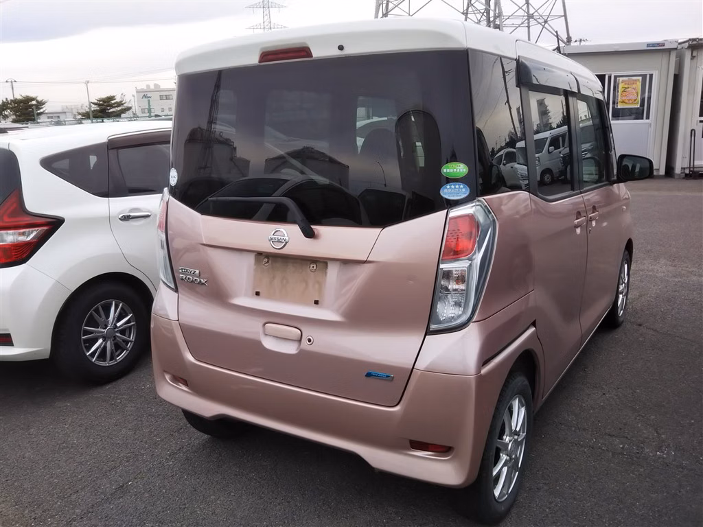 NISSAN DAYZ ROOX