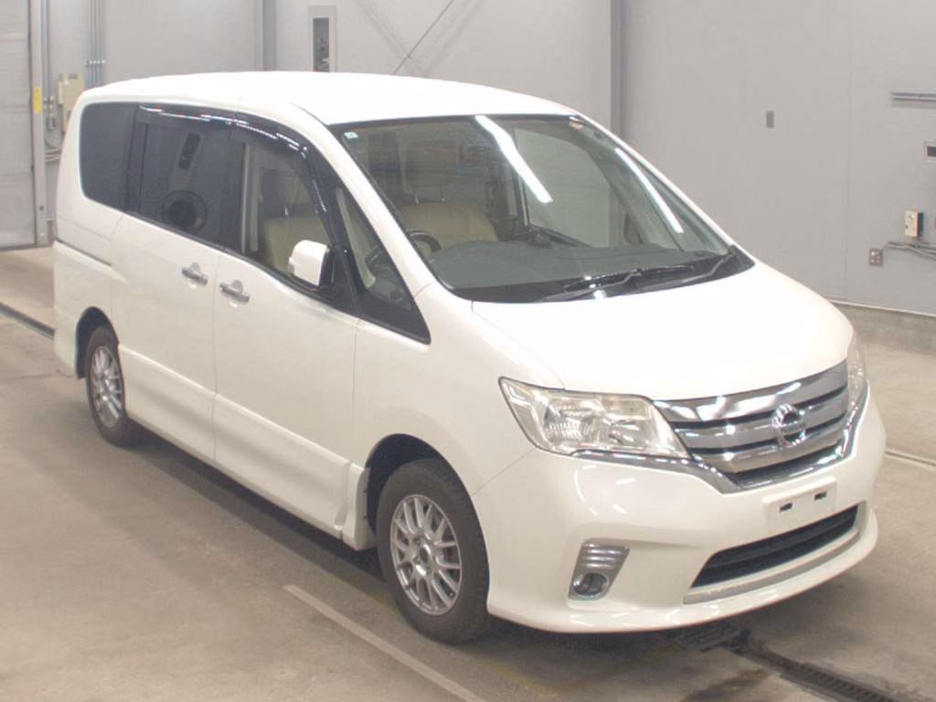 NISSAN SERENA