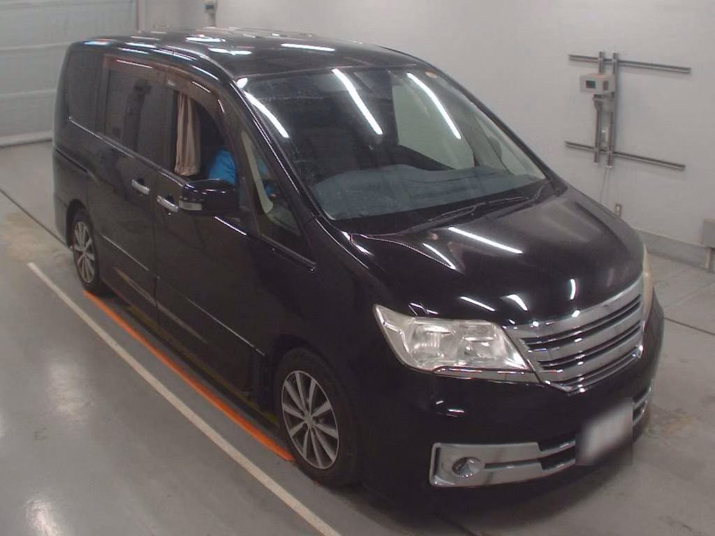 NISSAN SERENA