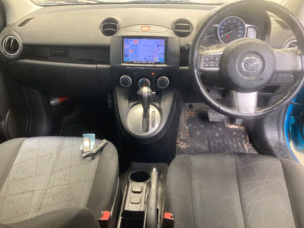 MAZDA DEMIO