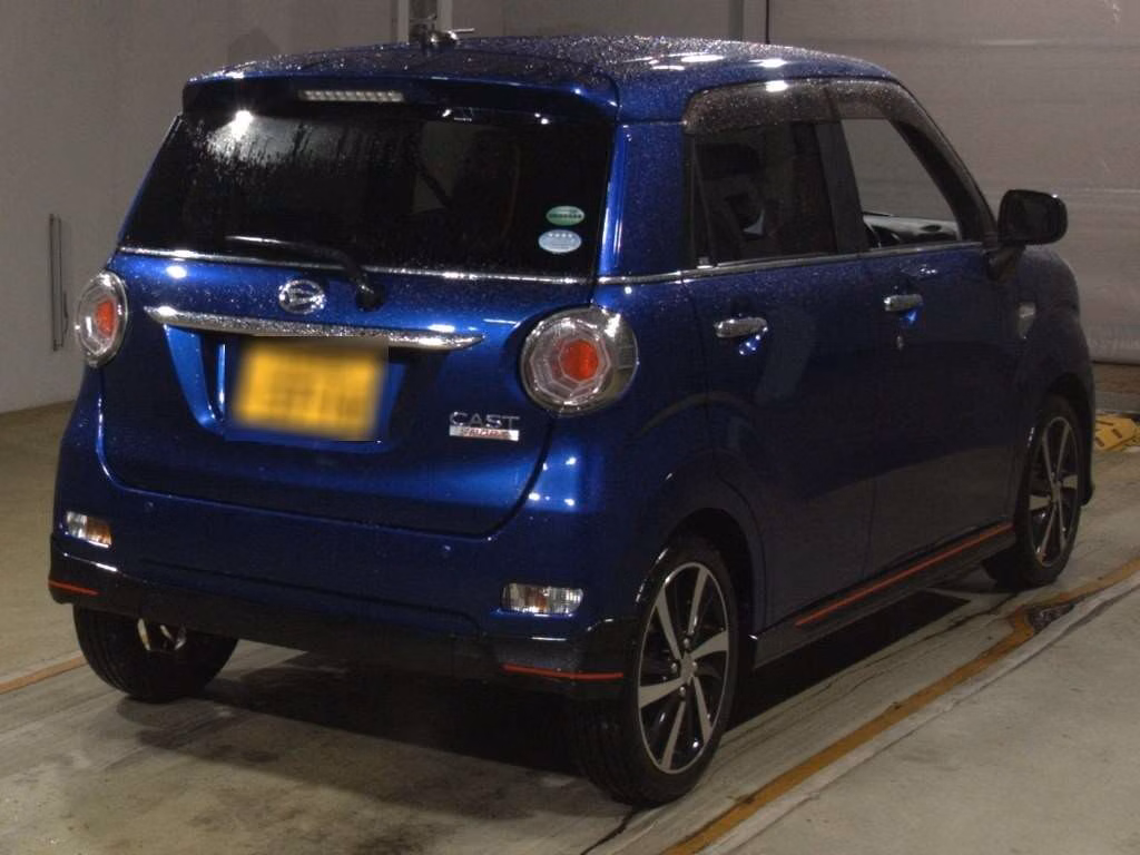 DAIHATSU CAST