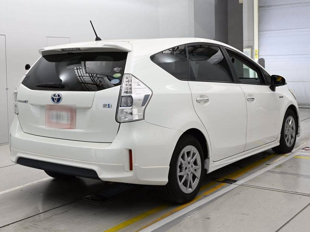 TOYOTA PRIUS ALPHA