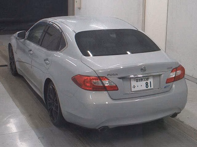 NISSAN FUGA
