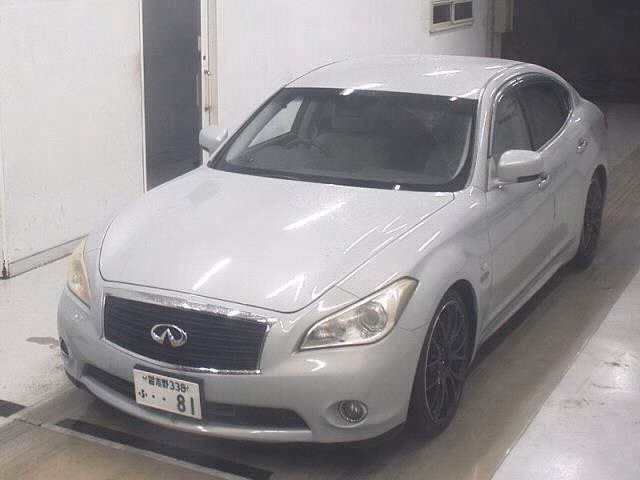NISSAN FUGA