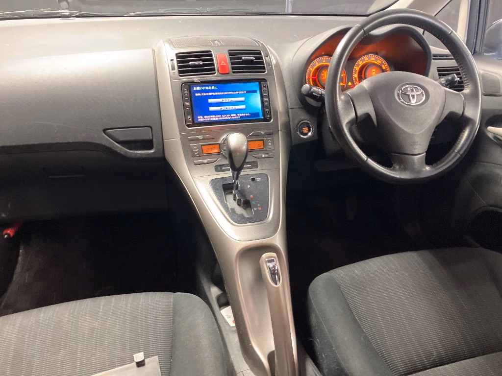 TOYOTA AURIS