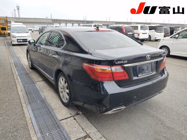 LEXUS LS600H