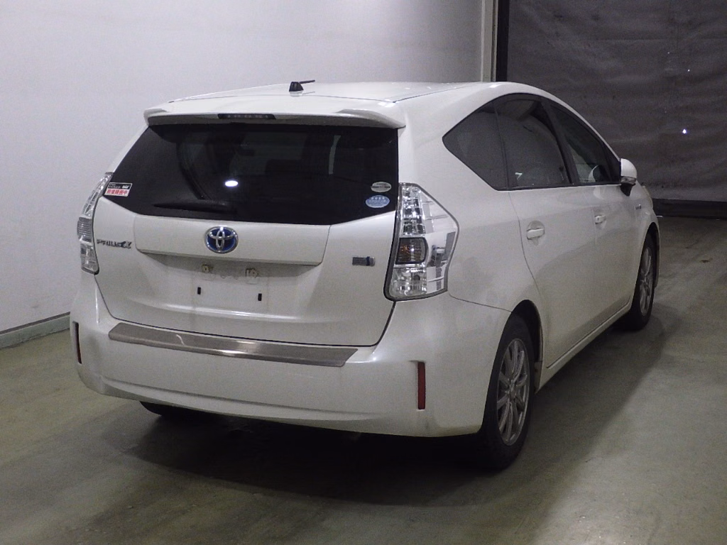 TOYOTA PRIUS ALPHA