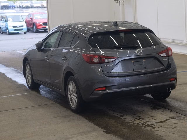 MAZDA AXELA