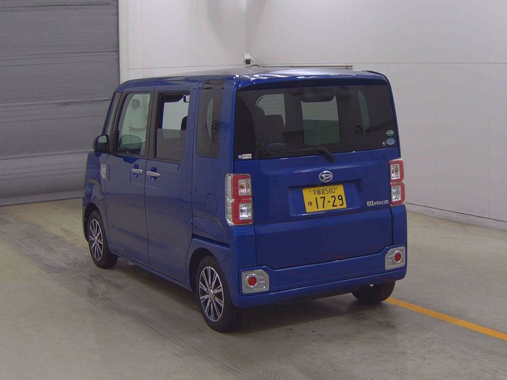 DAIHATSU WAKE