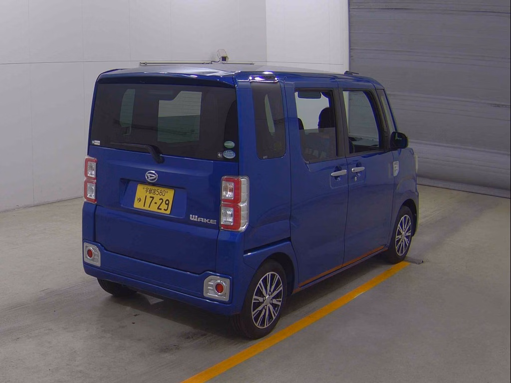 DAIHATSU WAKE