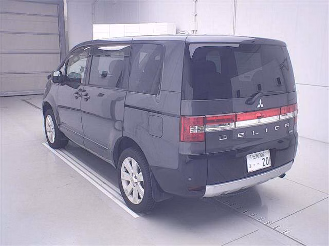 MITSUBISHI DELICA D:5