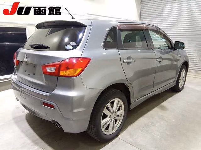 MITSUBISHI RVR