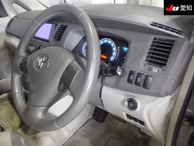 TOYOTA ISIS