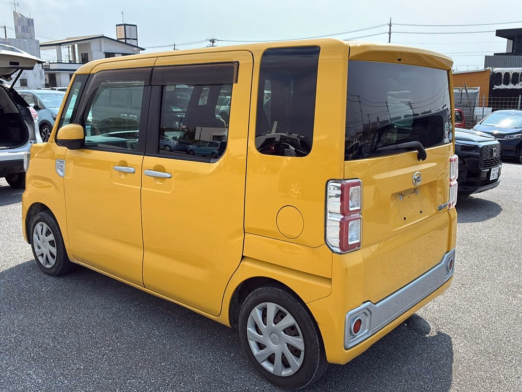 DAIHATSU WAKE