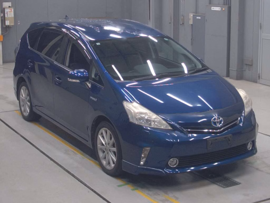 TOYOTA PRIUS ALPHA