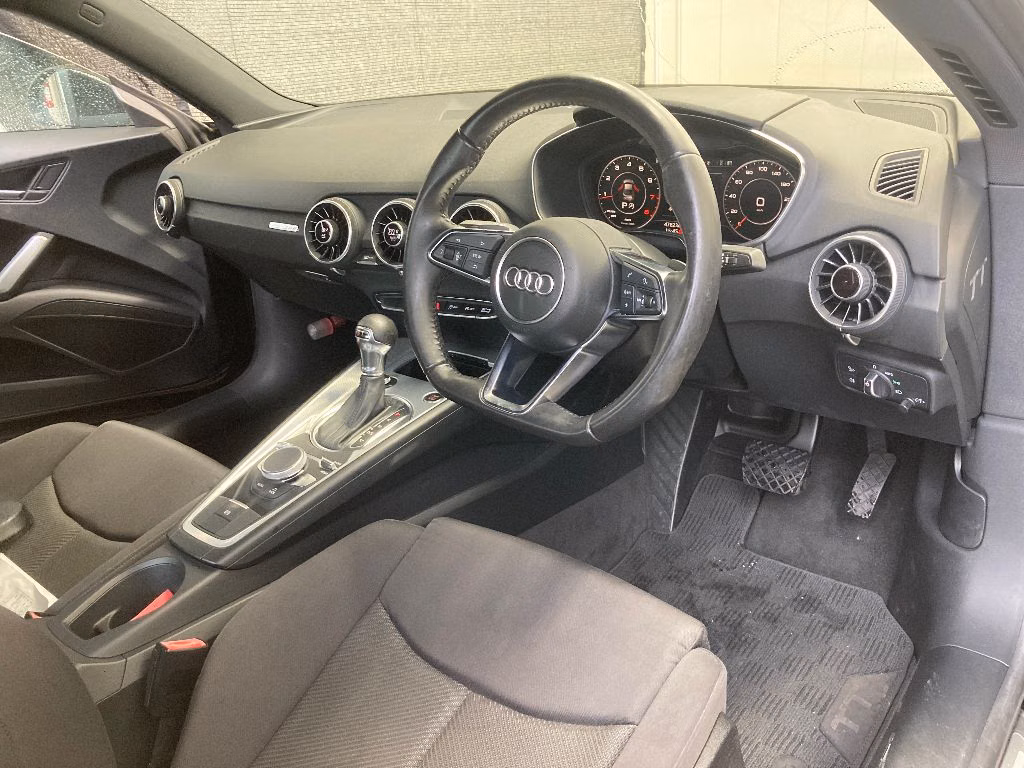 AUDI TT