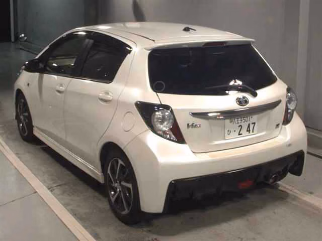 TOYOTA VITZ