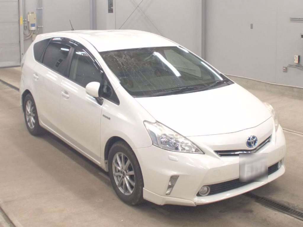 TOYOTA PRIUS ALPHA